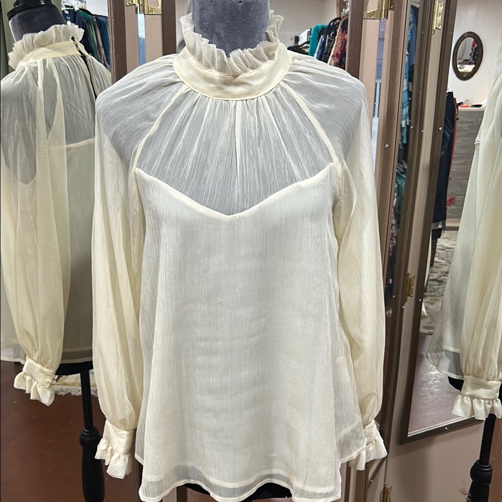 Blu PepperElegant Cream Ruffled Women's Top Size Small